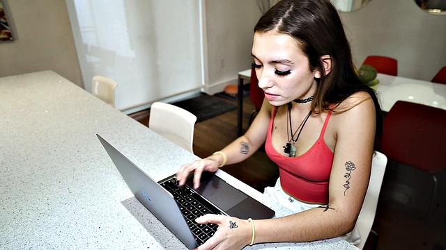 Hot Stepsis Needs Help