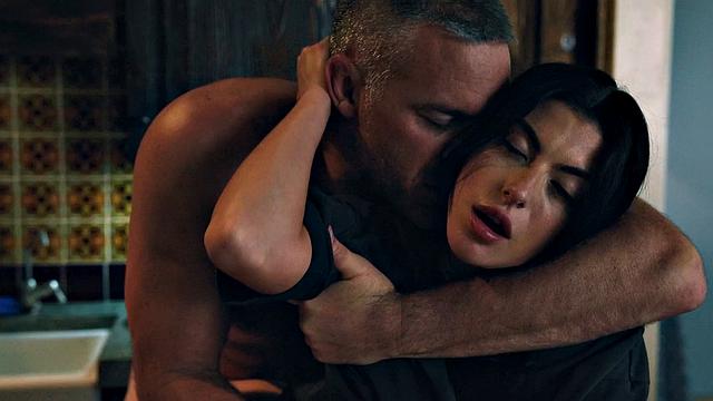 MODERN-DAY SINS - Romantic Gal Falls Quickly For Hot Stranger DILF On First Date