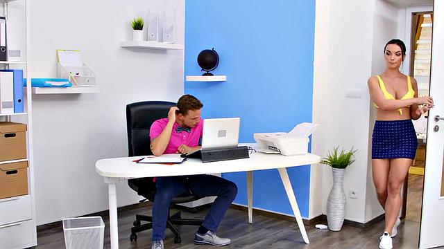 Big secretary pounded by her boss