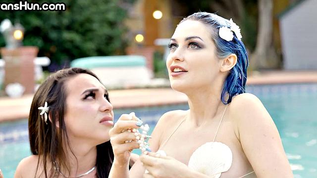 TS hunny bareback blue hair bae with big tits outdoor