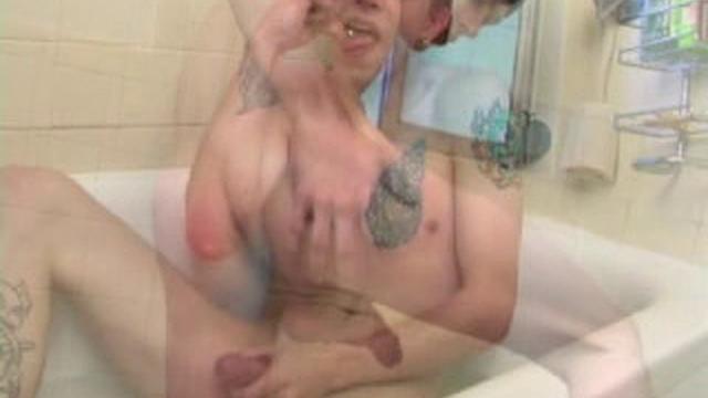 Shane Jerks Off In Tub
