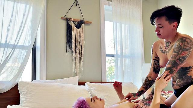 Amateur tattooed queer fingers pink hair GF at home