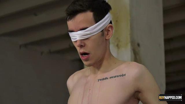 Получает сперму от твинка - Алексис Тиволи и Себастьян Кейн