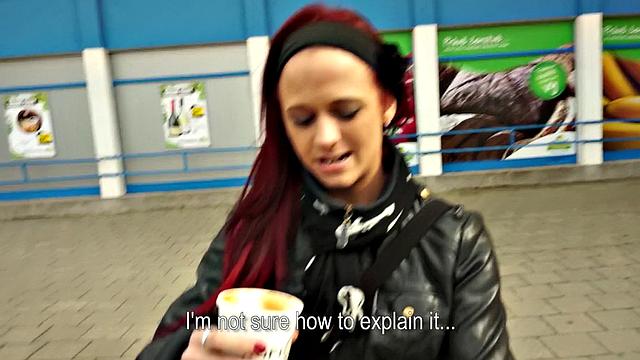 терри трахается и дрочит на улице за деньги