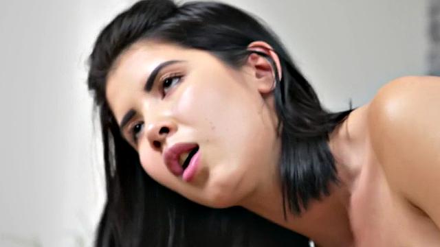 Asian gym babe pussylicked by babe before fingering