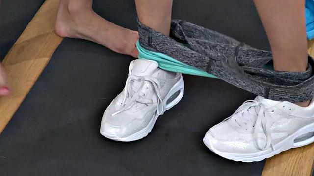 Asian gym babe pussylicked by babe before fingering