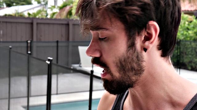 исабелла флеймс учит лентяя-пулбоя радовать зрелых