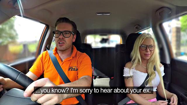 британская блондинка в очках получает жёсткий трах и густую кремпай в гладкую киску