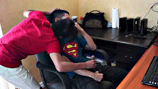 Arjo is horny so he puts on a gay porn video to have a wank. He's lusting after Rave, the cute Asian bottom boy.