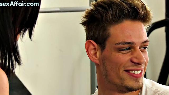 Skinny girl drilled in bisex 3way