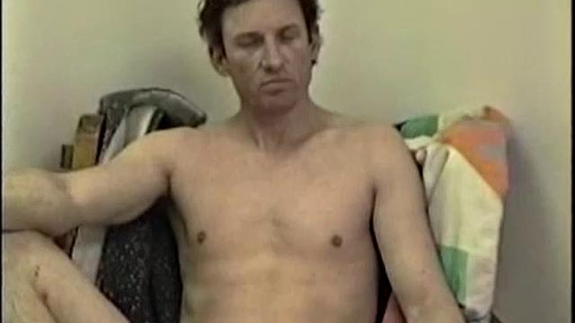 Джона жёстко трахает накачанный коллега