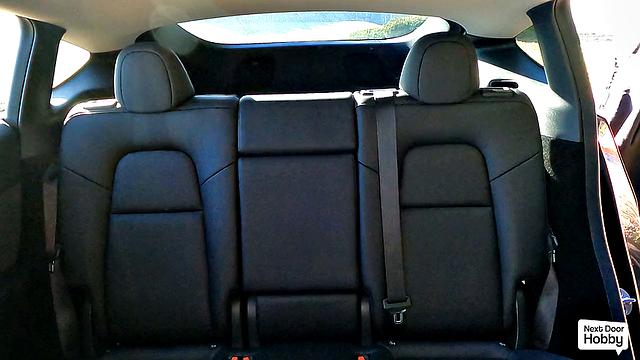 Horny Slut Masturbates In Car And Sticks A Carrot In her Pussy