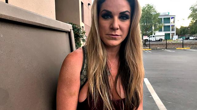 Sexy MILF Assets