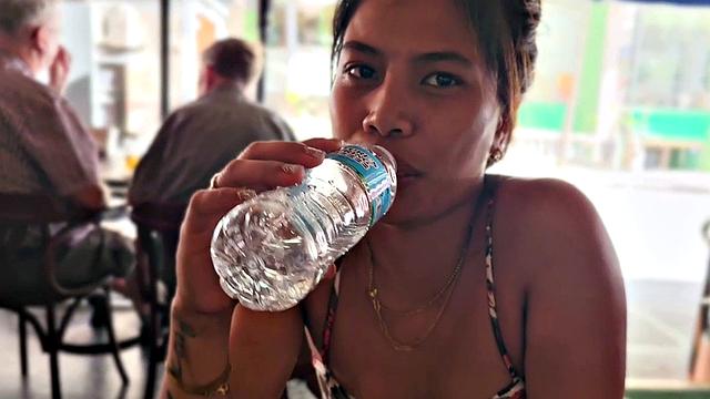 жаркая траха с филиппинкой - полный pov и страсть