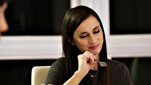 Les squirting babe fingered by GF in secret