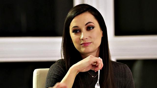 Les squirting babe fingered by GF in secret