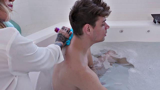 Inked bigbooty TS in stockings barebacked by boyfriend after bath