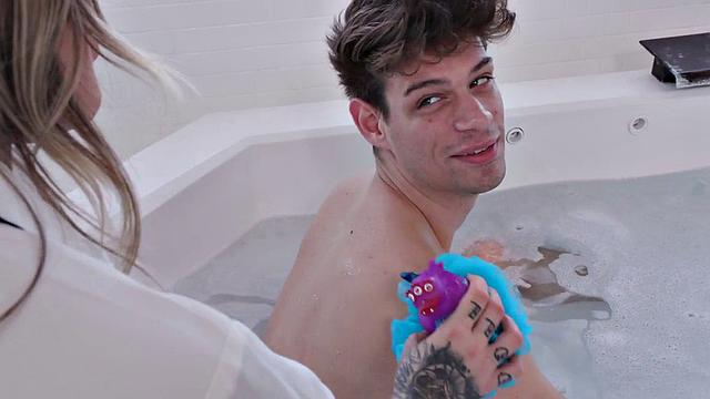 Inked bigbooty TS in stockings barebacked by boyfriend after bath