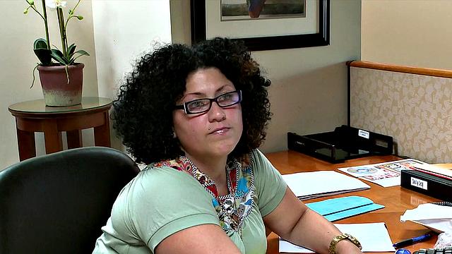 summer sinn достает свои огромные сиськи - двери сами открываются