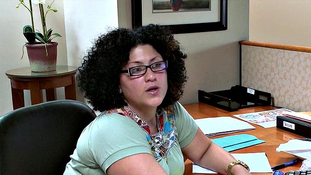 summer sinn достает свои огромные сиськи - двери сами открываются