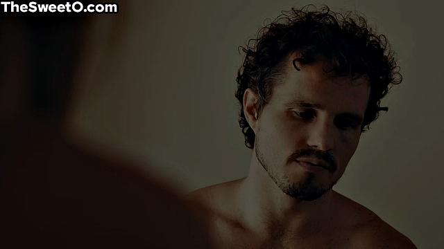 Sexy babe cockriding her lover