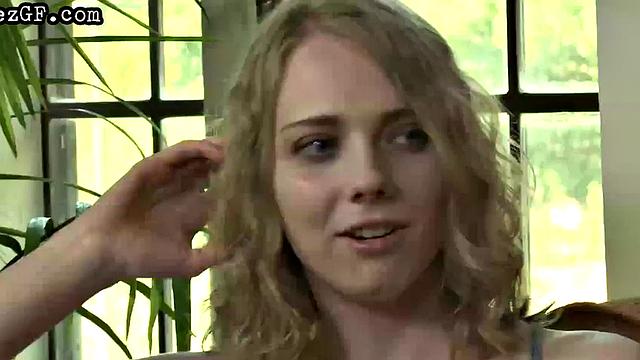 Inked girl got her pussy licked by GF while fingering