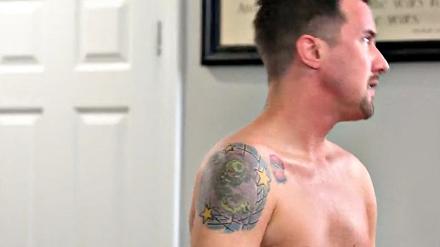 Sex massaging slut fucked by big dick after oiled session