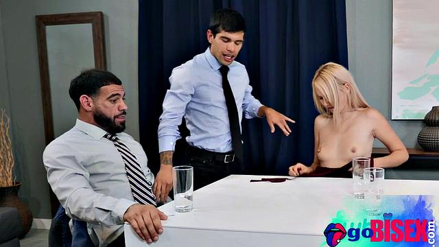 Giving bisexual unicorn in fmm