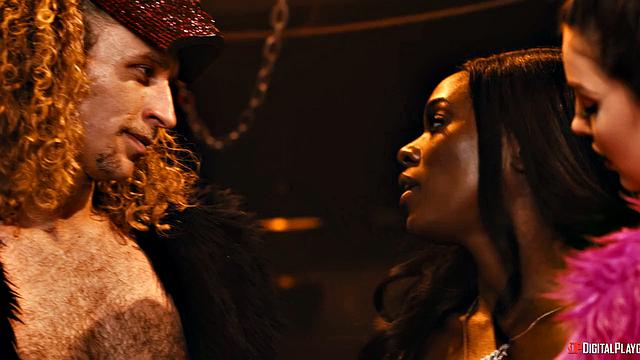 Власть бандитов: Ана Foxxx связали, но с Мэдди Мэй и Майклом Вегасом ей явно скучно не будет - тройничок спасает от рутины города!