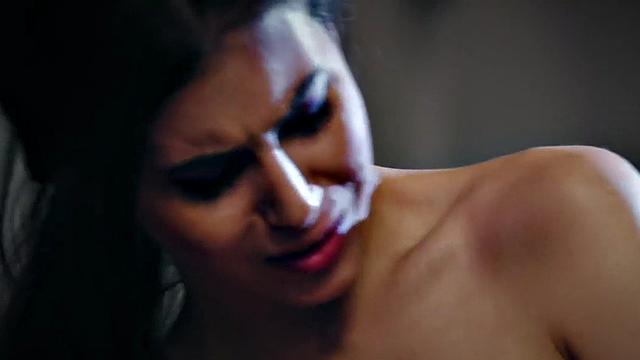 Sensual babe pleasing blindfolded with deepthroat