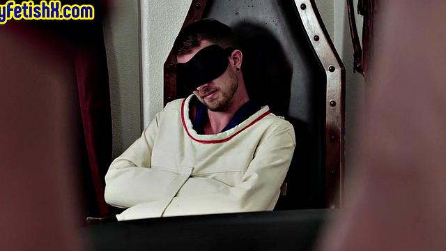 Rough gaping for two kinky jocks