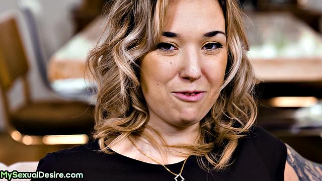 Cock-hungry babe getting pussy stretched