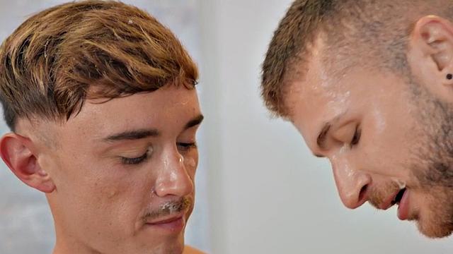 Facial greedy bottom barebacked by athletic jock after Blowjob