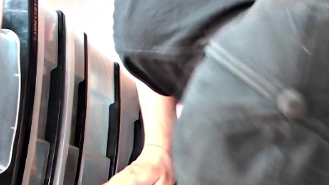 Sucking gloryhole DILF sucks cock in homemade BJ video