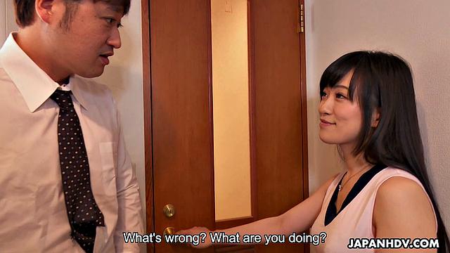 Maria Ono and Yui Kyouno share cocks in groupsex