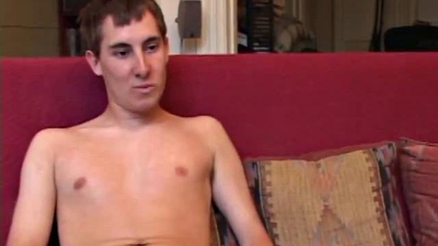 Кифер Фокс дрочит и кончает на камеру, гей видео.