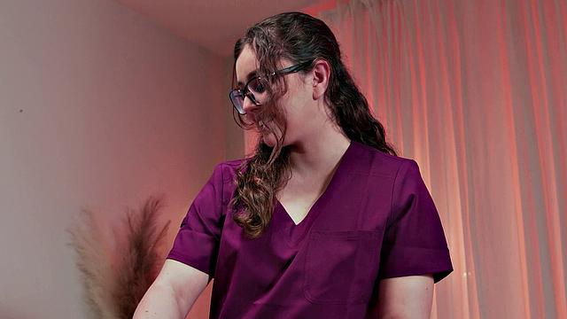 ALL GIRL MASSAGE - Naughty VR Massage Turns Into Steamy Scissoring Fun Between Two Sexy Lesbians