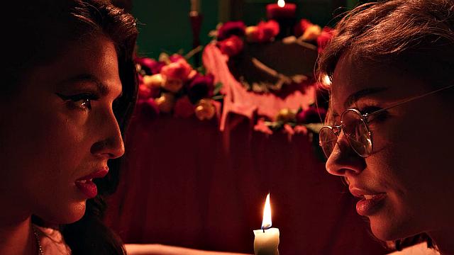 TRANSFIXED - Model Zariah Aura Rough Fucks Doggystyle Photographer Tommy King & Cums On Her Ass