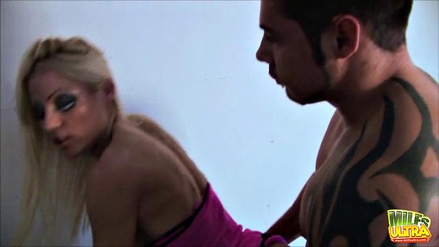 Busty MILF Cindy Behr