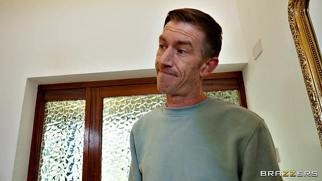 Детективша GeishaKyd жёстко допрашивает Дэнни D и устраивает жаркий допрос с сексом на кровати.