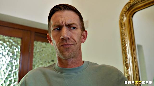 Детективша GeishaKyd жёстко допрашивает Дэнни D и устраивает жаркий допрос с сексом на кровати.