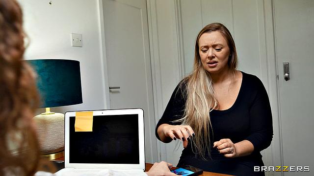 Детективша GeishaKyd жёстко допрашивает Дэнни D и устраивает жаркий допрос с сексом на кровати.