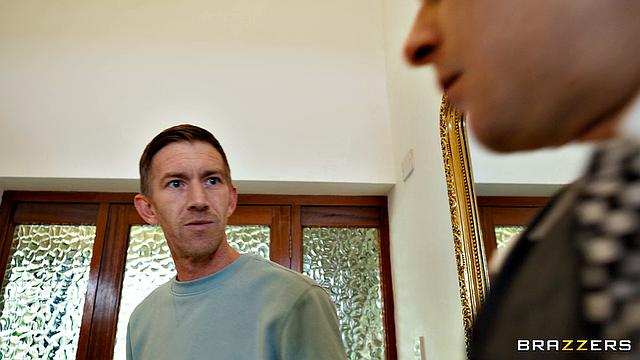 Детективша GeishaKyd жёстко допрашивает Дэнни D и устраивает жаркий допрос с сексом на кровати.