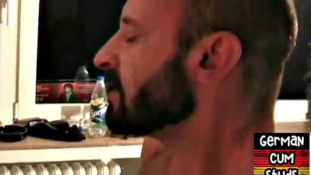 German gaydaddy barebacked after giving head