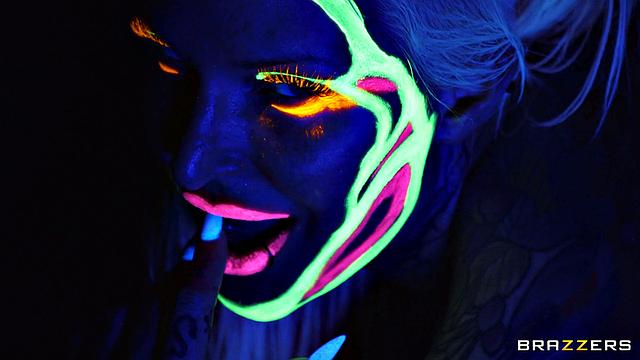 Alexxa's Double Penetration