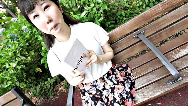 Shop girl from Tokyo Miss Neiro Ayukawa has a perfect body to show us