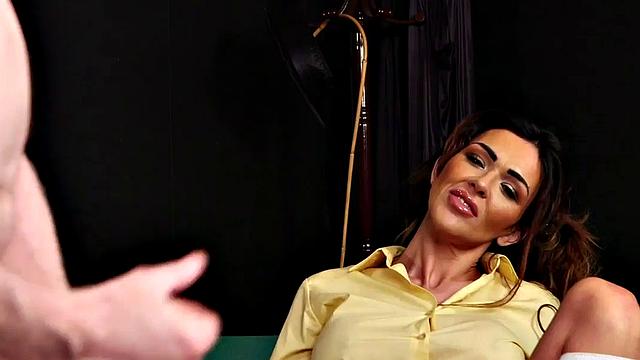 Kinky College Girl Seduces Perverted Teacher in the Classroom