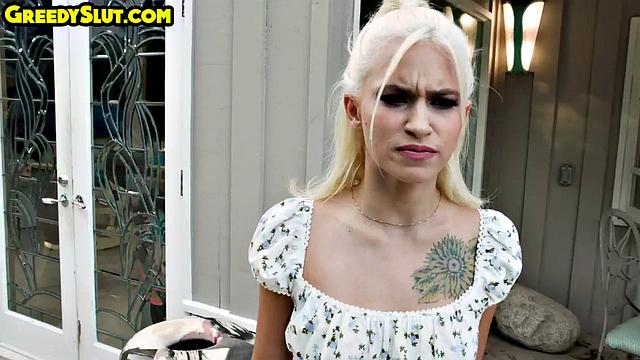 Cock-hungry blonde gets pussy drilled