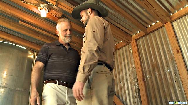 The Company Guy Is Packing - Mike Demarko &amp;amp; Allen Silver