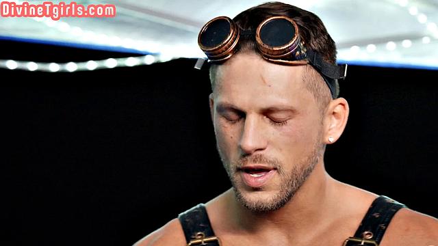 Cutie TS sidefucked by her lover